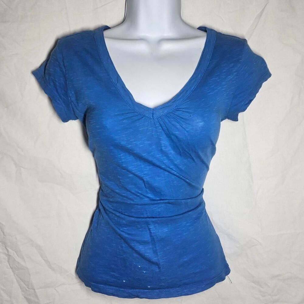 Vintage y2k Blue v neck grunge form fit tee